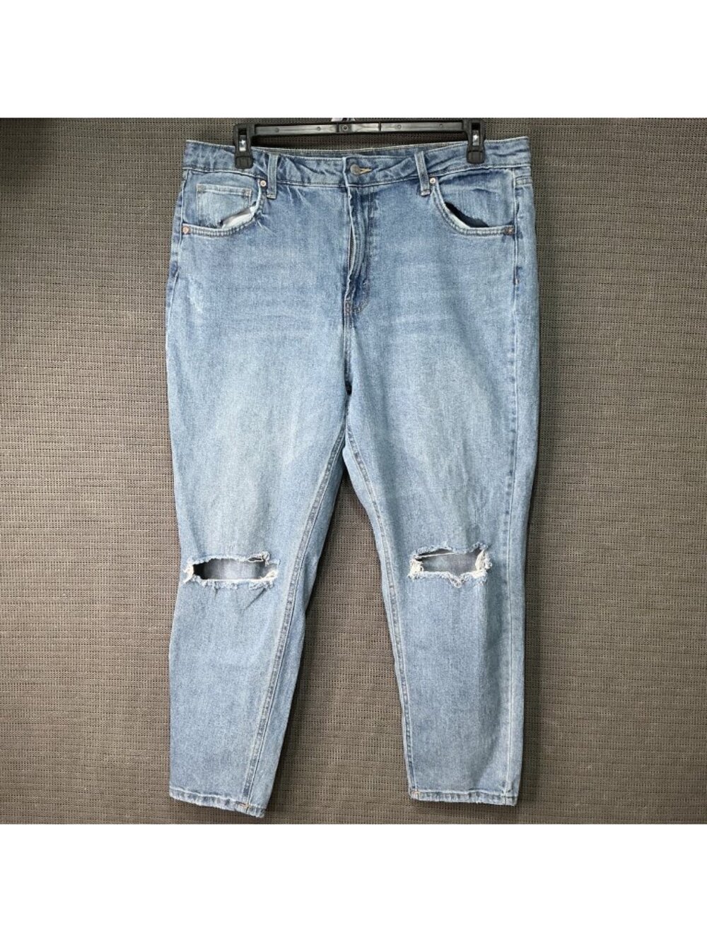 Wild Fable Women's Light Wash Distressed Highest Rise Mom Jeans Size 18